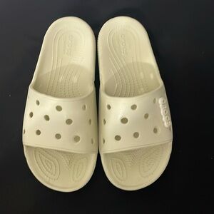 Unisex CROCS Cream Sandals with Cartoon Charms Size 8